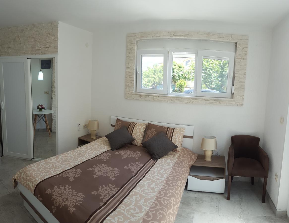 Apartments "4You" Тиват Екстер'єр фото